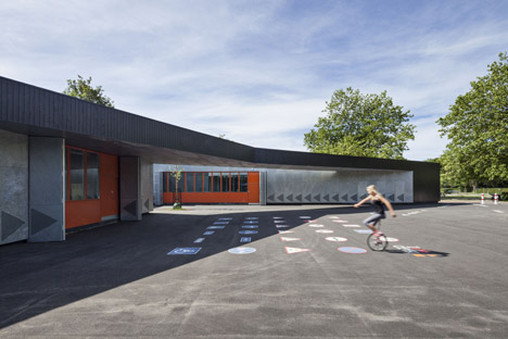Traffic House by MLRP