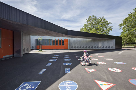 Traffic House by MLRP