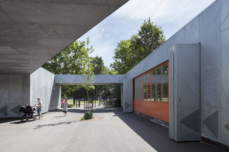 Traffic House by MLRP