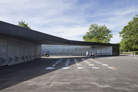 Traffic House by MLRP