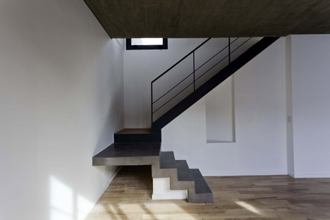 Two Houses Conde by Estudio HMA