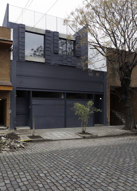 Two Houses Conde by Estudio HMA
