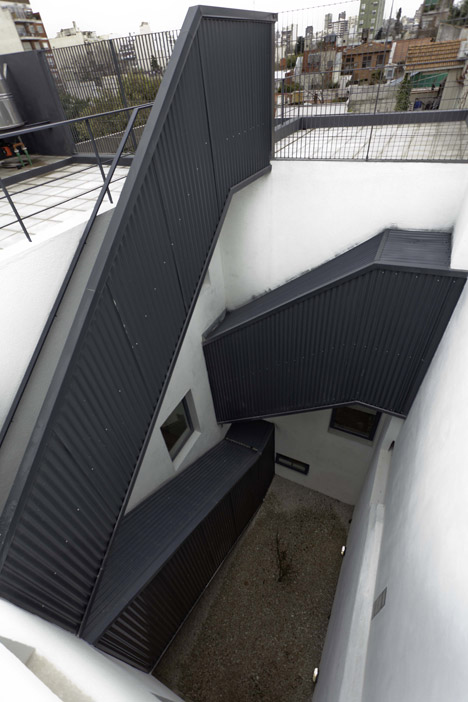 Two Houses Conde by Estudio HMA