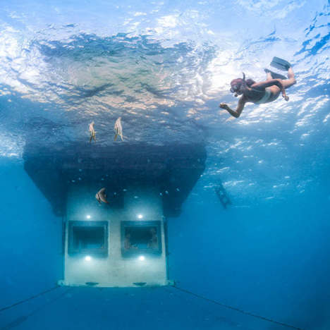 Underwater-Room-at-The-Manta-Resort_dezeen_1sq