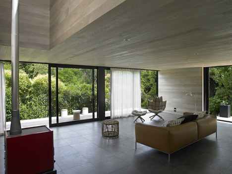 Waiatarua House by Monk Mckenzie