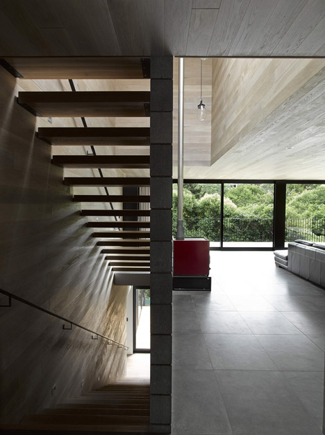 Waiatarua House by Monk Mckenzie