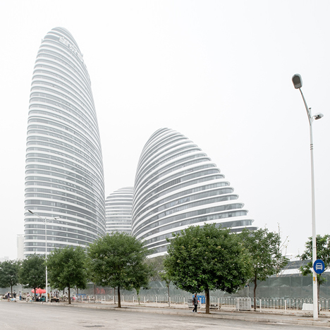Wangjing_Soho_by_Zaha_Hadid_dezeen_468c_1