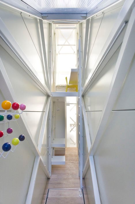 dezeen_Keret-House-by-Jakub-Szczesny_4