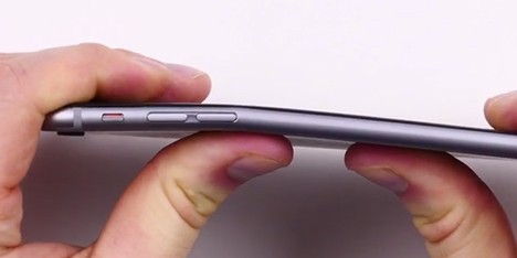 Social media storm builds over possible fault in Apple’s iPhone 6 design