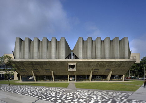 Aula TU Delft by Van den Broek en Bakema