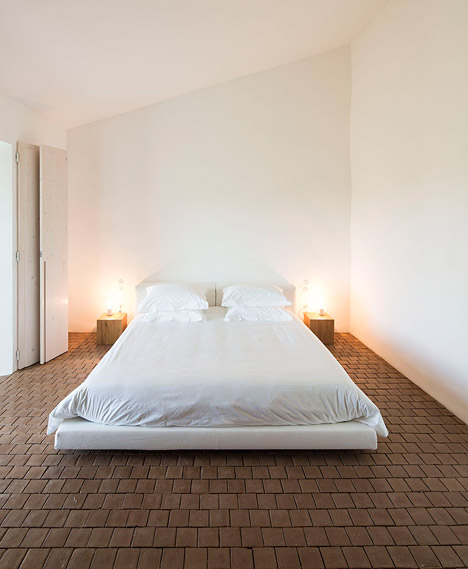 Casa no Tempo by Aires Mateus