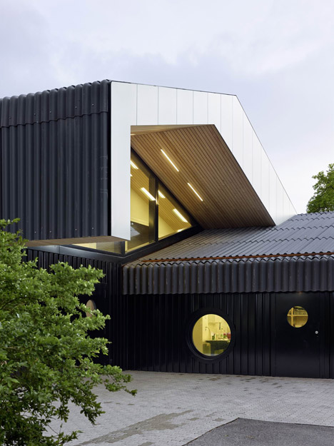 Community hall in Oberglatt by Frei + Saarinen