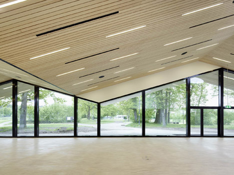 Community hall in Oberglatt by Frei + Saarinen