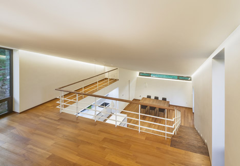 El Salvador Leaning House by Praud