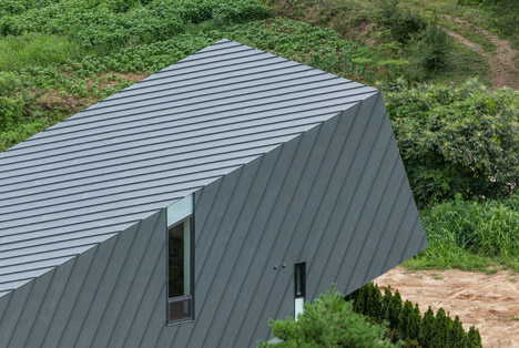 El Salvador Leaning House by Praud
