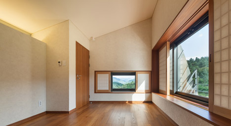 El Salvador Leaning House by Praud