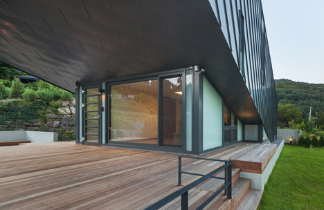 El Salvador Leaning House by Praud