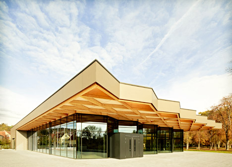 Festival Hall Neckarallee by Ackermann and Raff-
