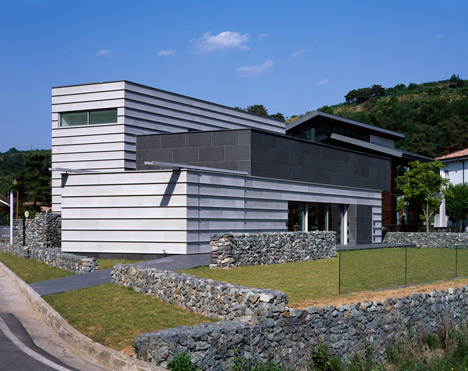 Honsinzi House by SPLK Architects & Partners
