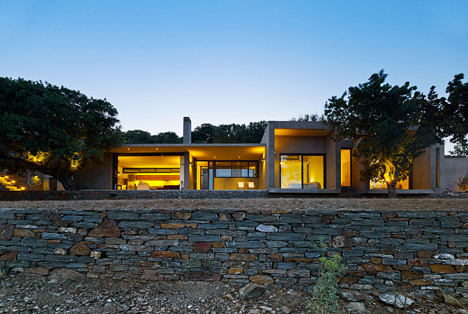 House in Kea by Stassinopoulos and Daskalakis