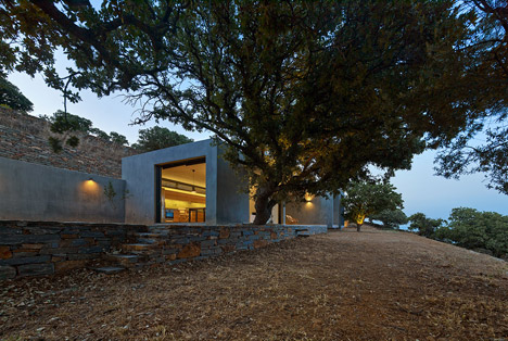House in Kea by Stassinopoulos and Daskalakis