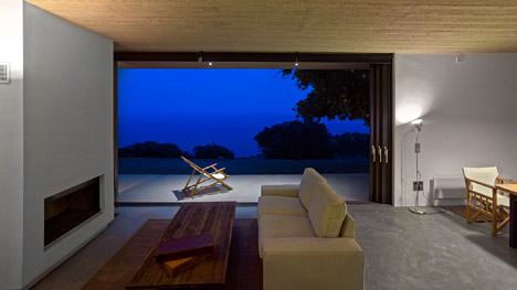 House in Kea by Stassinopoulos and Daskalakis