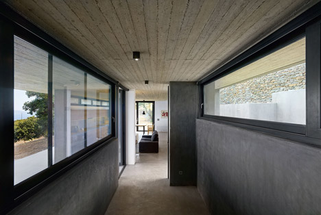 House in Kea by Stassinopoulos and Daskalakis