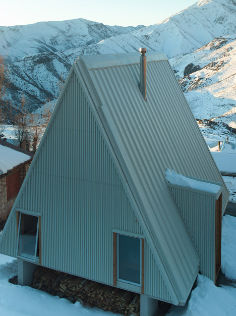House at Chiloe Island by DRAA
