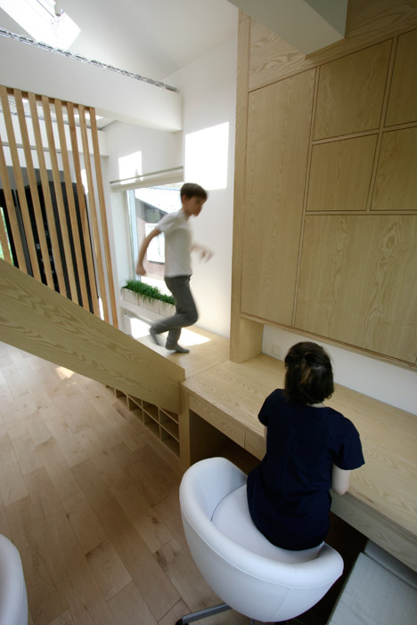 Interactive play and study space by Ruetemple
