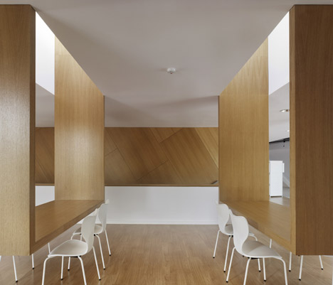 Mediatheque de Carballo by Óscar Pedrós