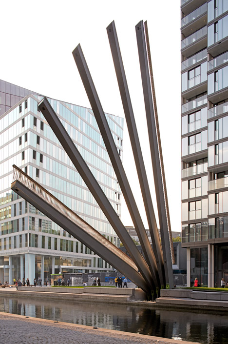 Merchant Square footbridge by Knight Architects