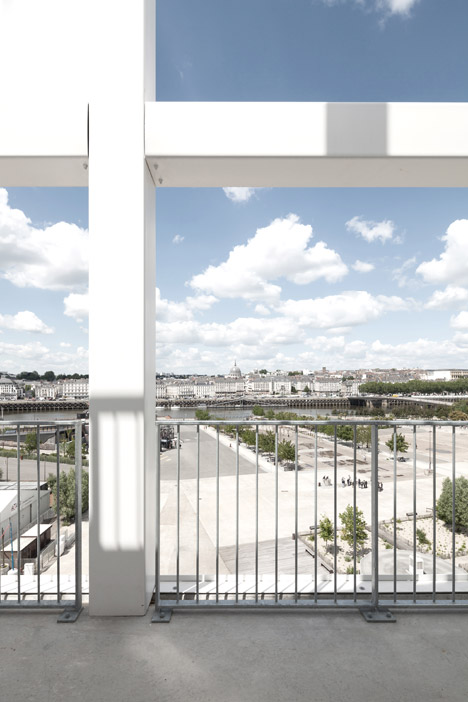 Nantes Social Housing by Antonini Darmon