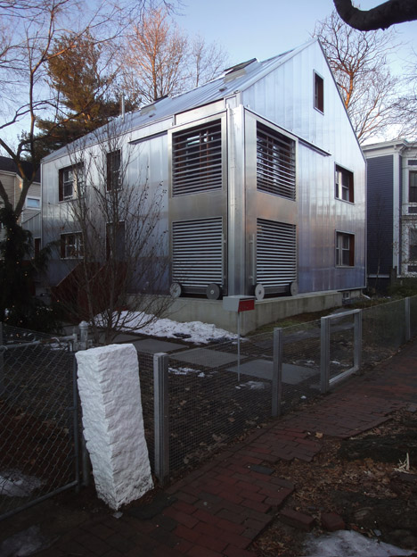 Polycarbonate house in Cambridge by Manfredo di Robilant