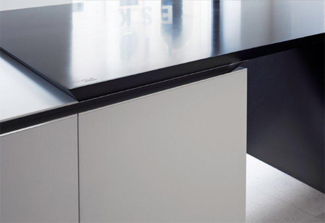 A close-up of Corian solid surfaces used in The Sharp kitchen of Poliform Varenna A close-up of Corian solid surfaces used in The Sharp kitchen of Poliform Varenna