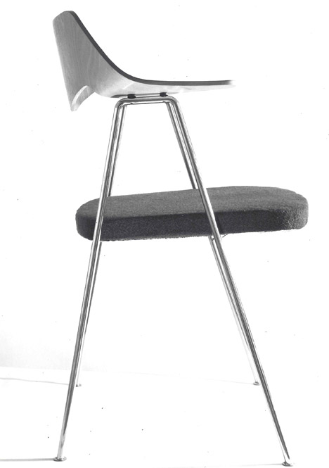 Robin Day 675 chair