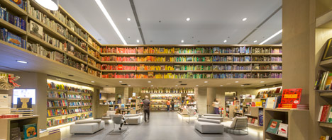 Saraiva Bookstore by Studio Arthur Casas