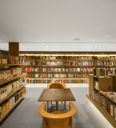 Saraiva Bookstore by Studio Arthur Casas