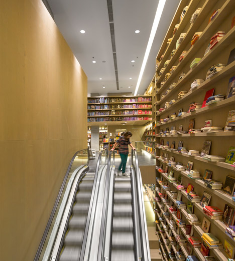 Saraiva Bookstore by Studio Arthur Casas