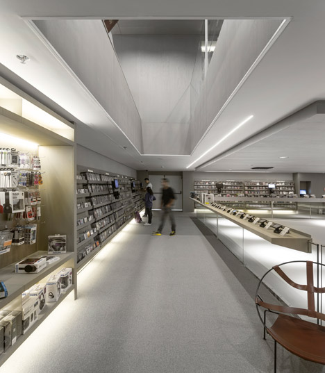 Saraiva Bookstore by Studio Arthur Casas