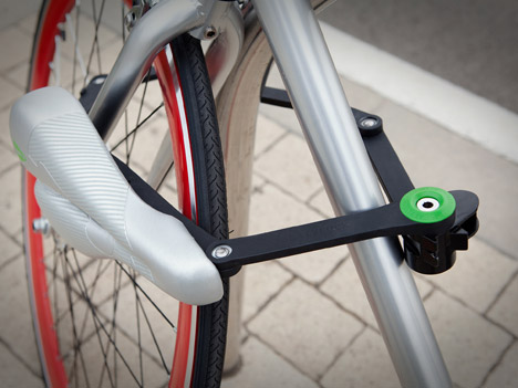 Seatylock saddle and lock