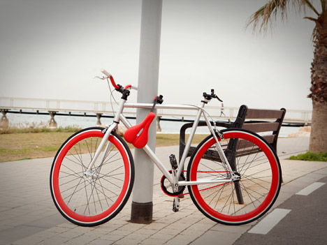 Seatylock saddle and lock