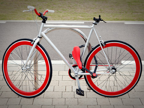 Seatylock saddle and lock