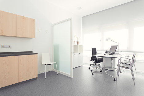 Sendagrup Medical Centre by Pauzarq