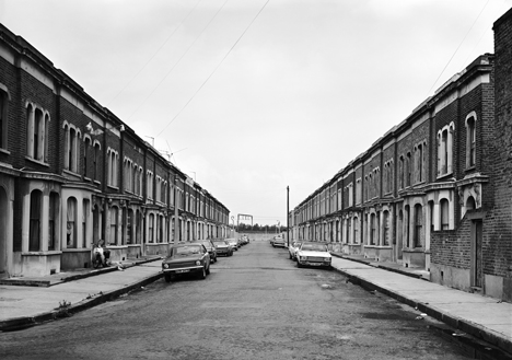 Thomas Struth Clinton Road London 1997