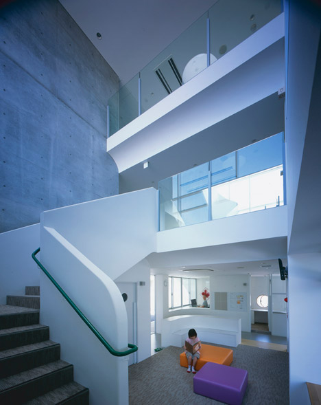 White Rose English School by Horibe Associates