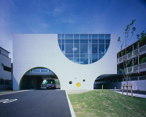 White Rose English School by Horibe Associates
