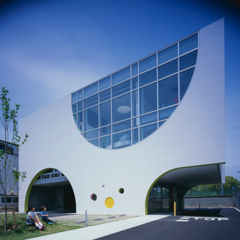 White Rose English School by Horibe Associates