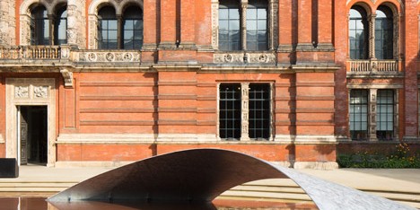 Zaha Hadid's wave installation at the V&A for London Design Festival 2014