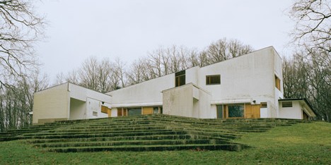 Armin Linke, 2014: Maison Louis Carré, Bazoches-sur-Guyonne, France, Alvar Aalto, (1956-1959, 1961-1963). Image courtesy Armin Linke, VG Bild-Kunst, Bonn, 2014