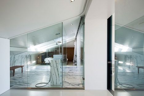 A029 apartment by Camarim Arquitectos